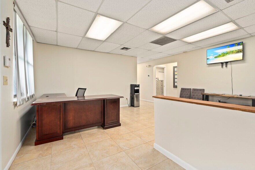 More Photos Of 16050 Orange Ave, Fort Pierce Warehouse For Sale