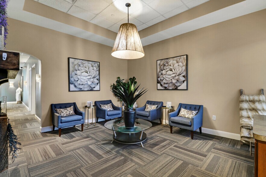 More Photos Of 266 NW Peacock Blvd, Port Saint Lucie Medical For Sale