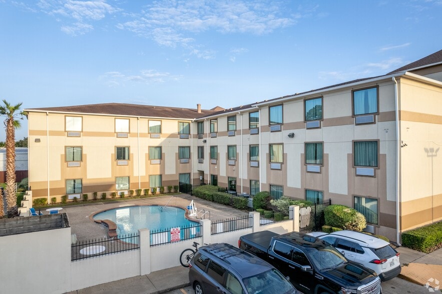 More Photos Of 6229 Richmond Ave, Houston Hotel For Sale