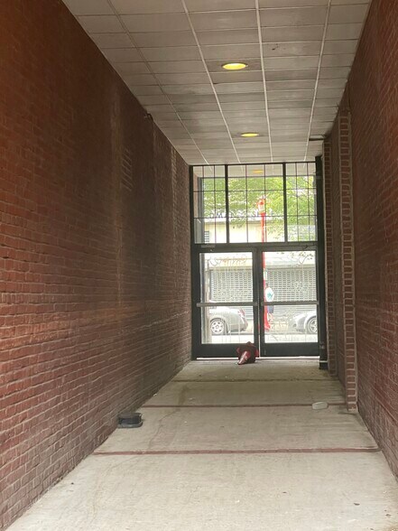 More Photos Of 1008-1010 Arch St, Philadelphia Apartments For Lease