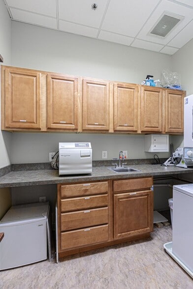 More Photos Of 7625 Maple Lawn Blvd, Fulton Medical For Lease