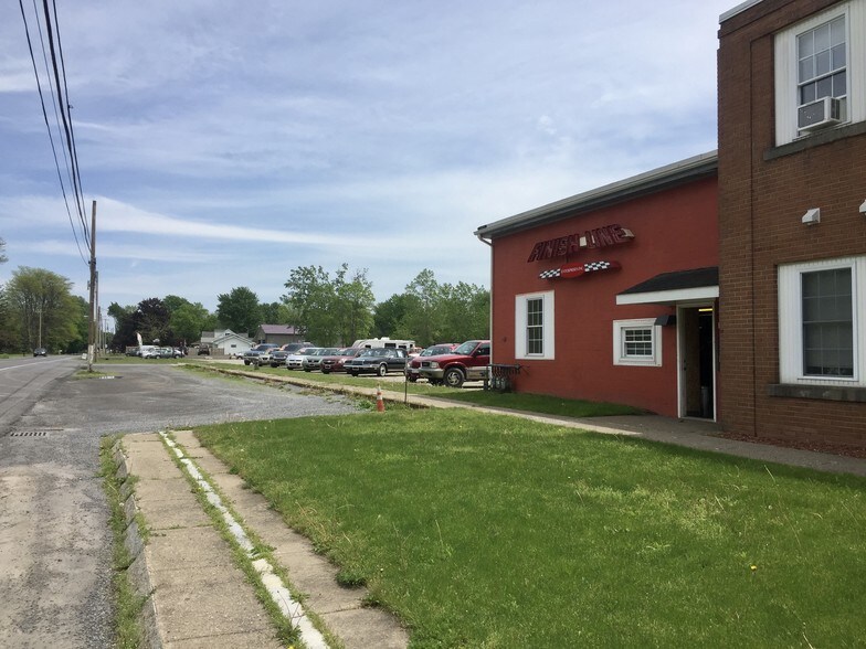 More Photos Of 1426 W River Rd, Waterloo Township Apartments For Lease