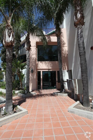 More Photos Of 3695 Alamo St, Simi Valley Medical For Lease