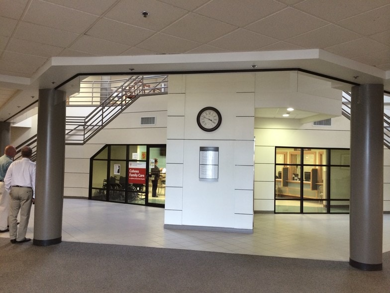 More Photos Of 55 Mohawk St, Cohoes Medical For Lease