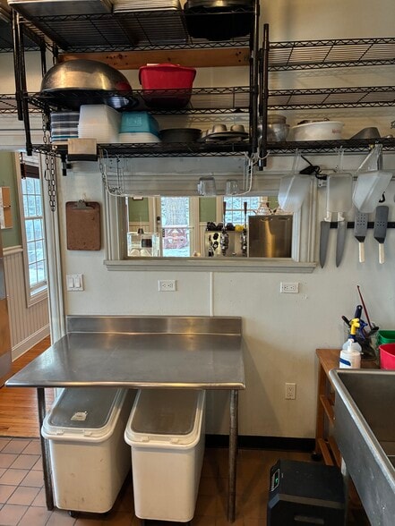 More Photos Of 1011 Hoosick Rd, Troy Storefront Retail Residential For Sale