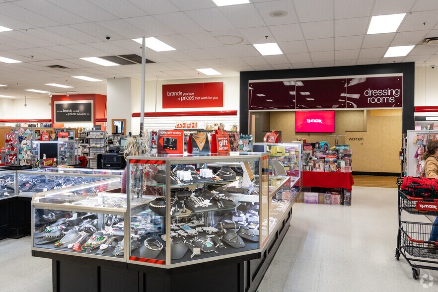 More Photos Of 718-760 W Hammer Ln, Stockton Unknown For Lease
