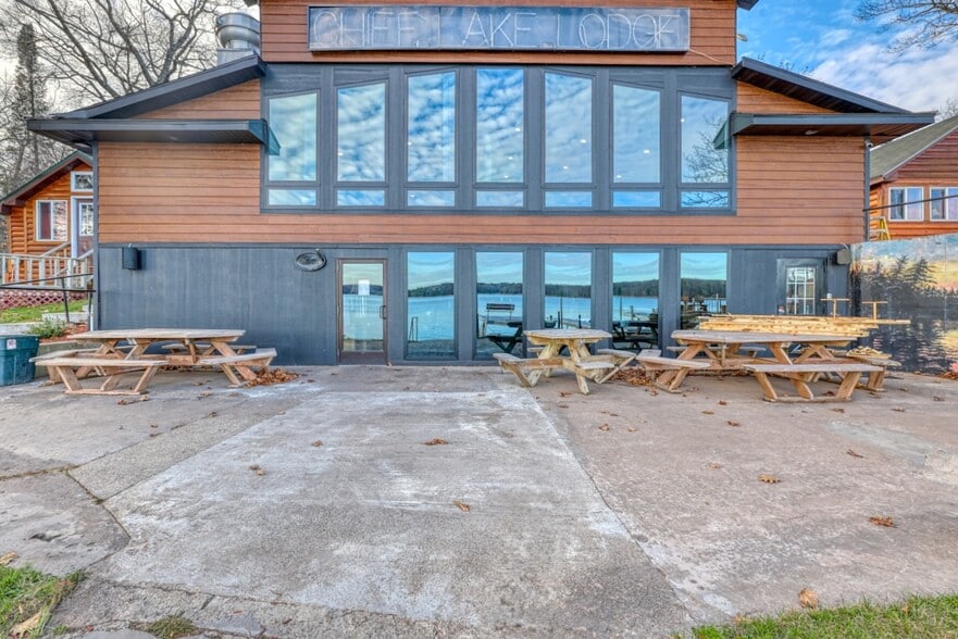 More Photos Of 7440 N Pats Landing Rd, Hayward Restaurant For Sale