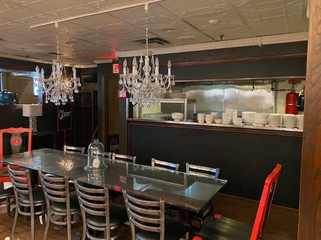 More Photos Of 520 S Front St, Columbus Bar For Lease