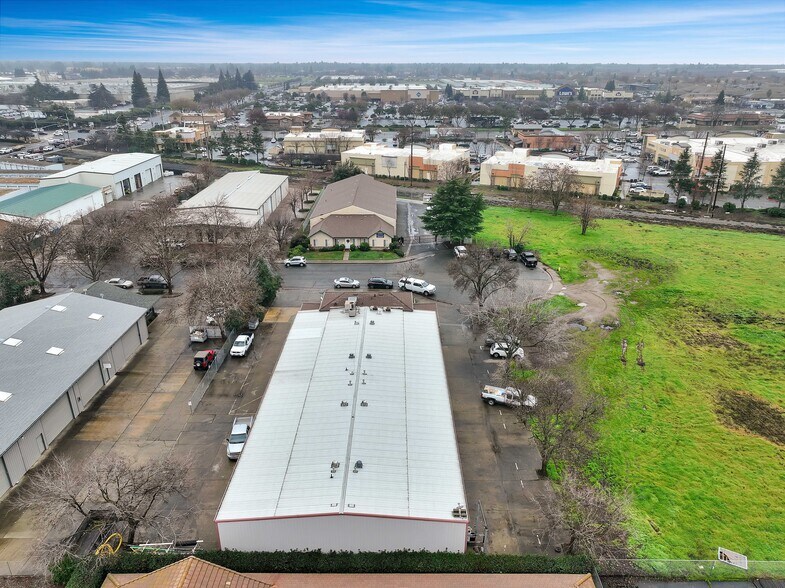 More Photos Of 1633 Starr Dr, Yuba City Service For Sale