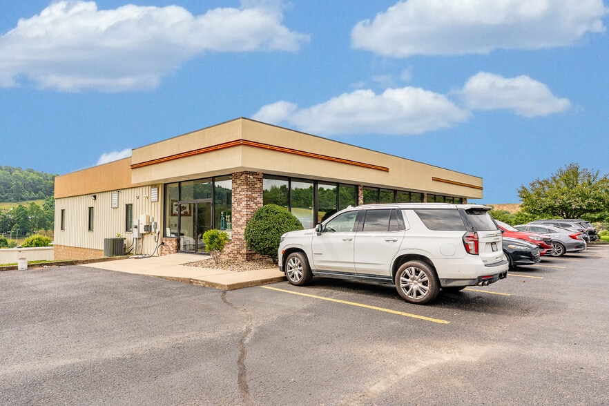 More Photos Of 2050 Winners Dr, Fairmont Auto Repair For Sale