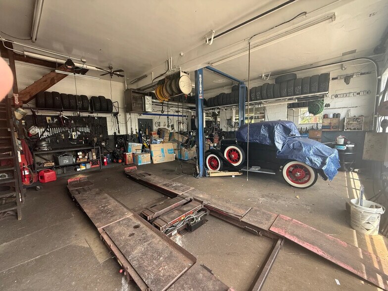 More Photos Of 665 Highland Ave, Fort Thomas General Retail For Sale