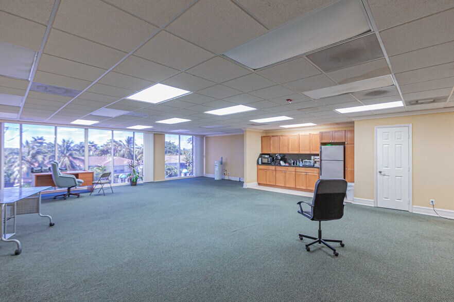 More Photos Of 2740 E Oakland Park Blvd, Fort Lauderdale Office For Sale