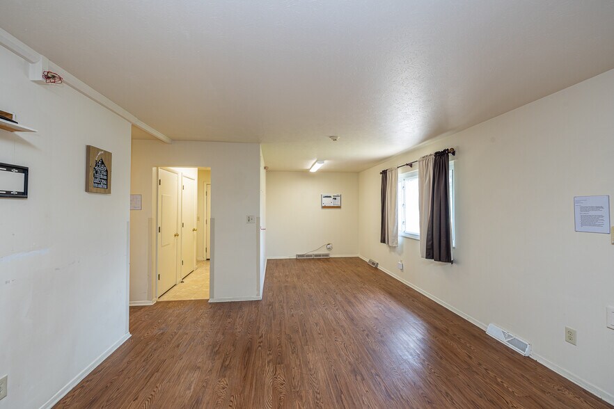 More Photos Of 7997 Wesley Dr, Strongsville Apartments For Sale