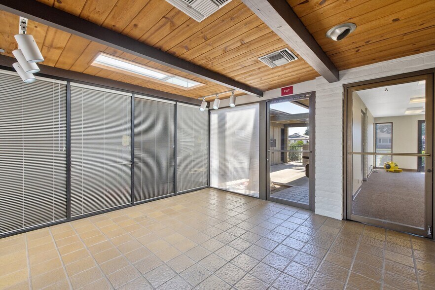 More Photos Of 561 N Alta Ave, Dinuba Medical For Lease