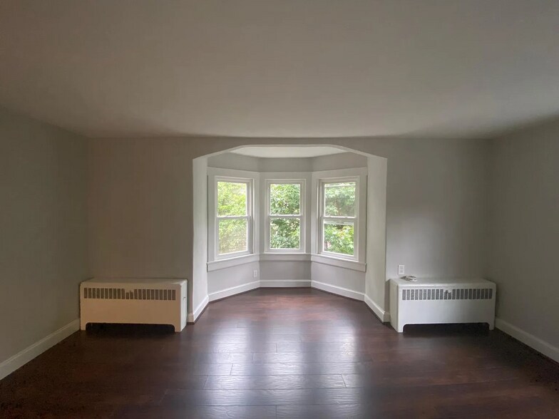 More Photos Of 57 Turner St, Mantua Apartments For Sale