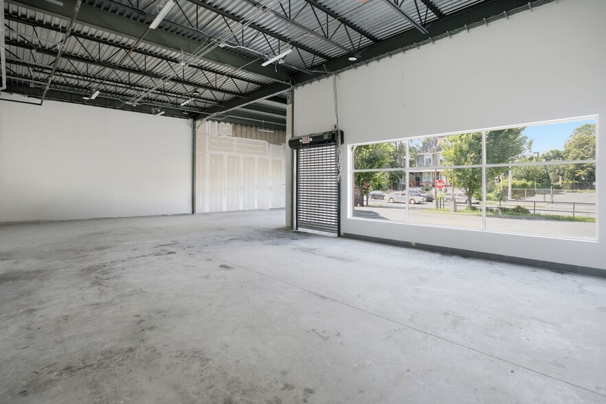 More Photos Of 937 State St, Bridgeport Storefront For Lease