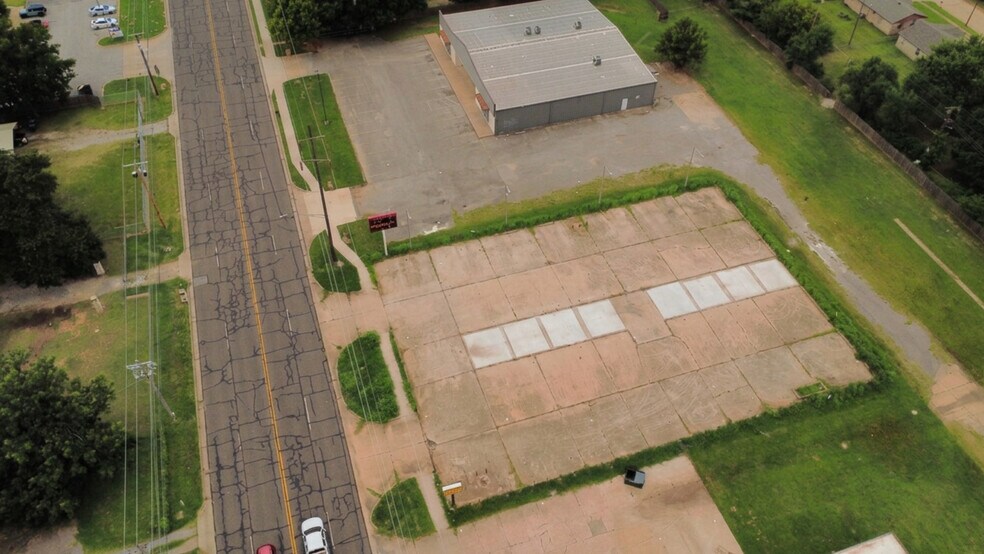 More Photos Of 9531 10th St, Midwest City Land For Lease
