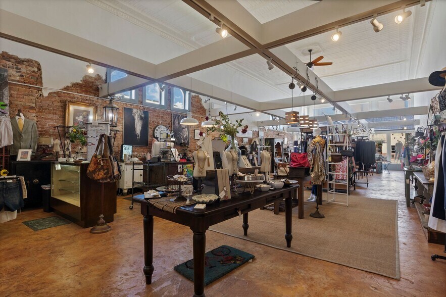 More Photos Of 219 N Main St, Winnsboro Storefront For Sale