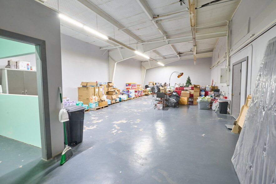 More Photos Of 1320 N Richmond Rd, Wharton Light Distribution For Sale