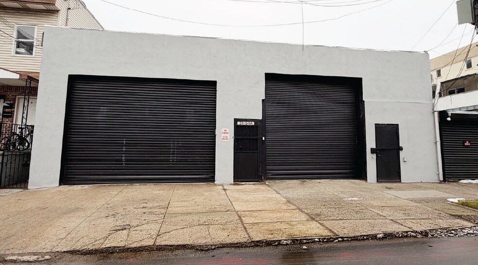 Primary Photo Of 31-54 12th St, Long Island City Warehouse For Lease