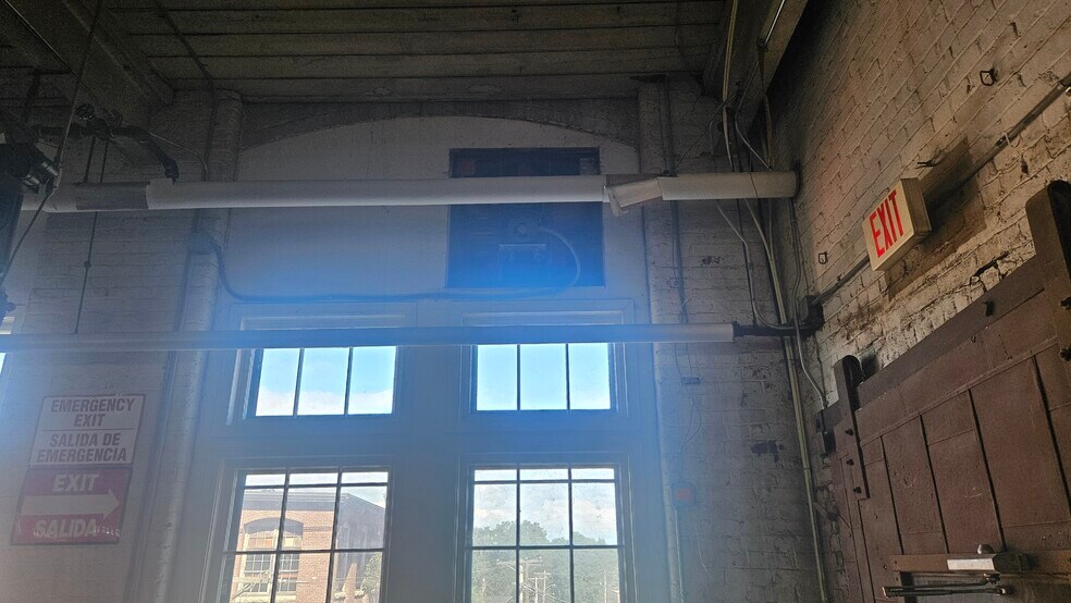 More Photos Of 159 Singleton St, Woonsocket Manufacturing For Lease