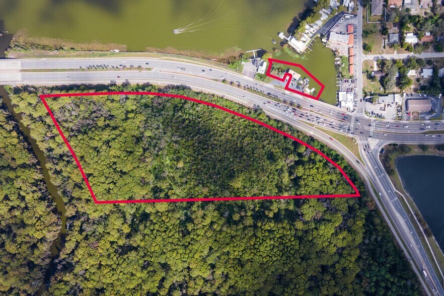 More Photos Of 1006 W Burleigh Blvd, Tavares General Retail For Sale