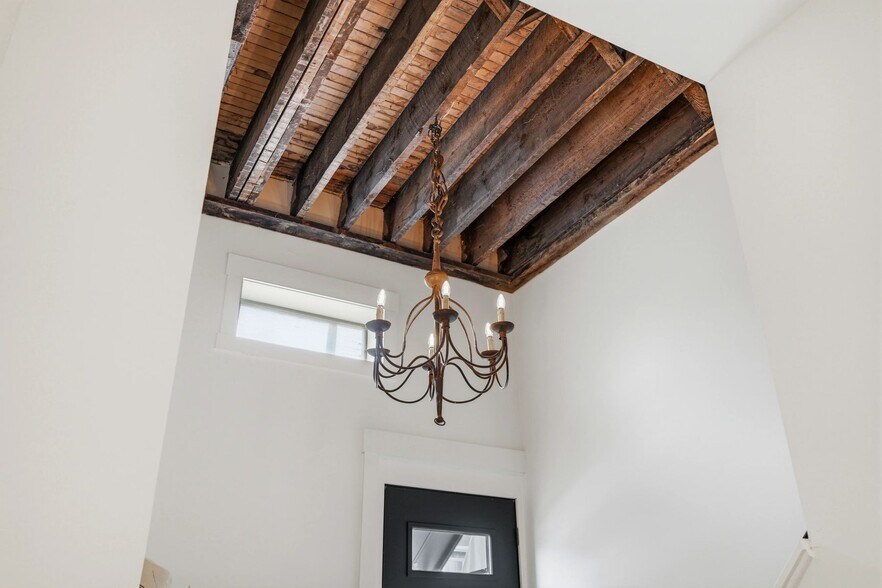 More Photos Of 443 Walnut St, Sewickley Flex For Sale