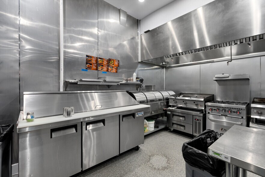 More Photos Of 620 S Presa St, San Antonio Restaurant For Lease