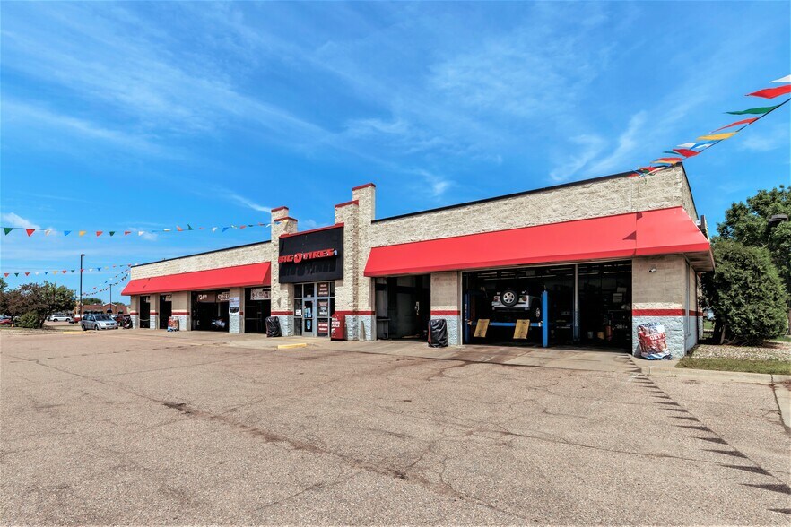 More Photos Of 1271 Tasha Blvd, Shakopee General Retail For Sale