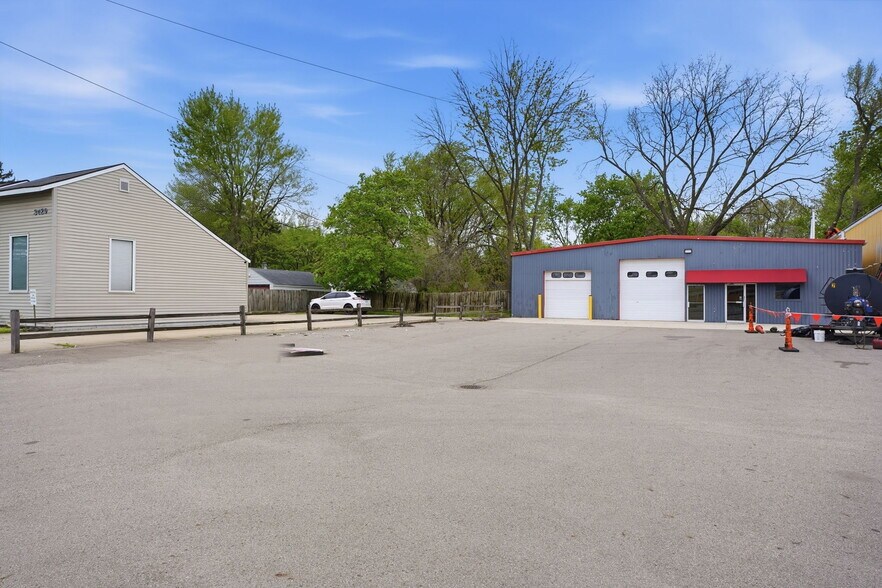 More Photos Of 3499 E Main St, Kalamazoo Auto Repair For Lease