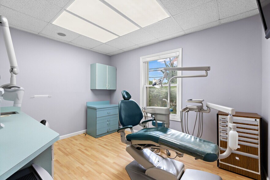 More Photos Of 197 S Washington Ave, Bergenfield Medical For Sale