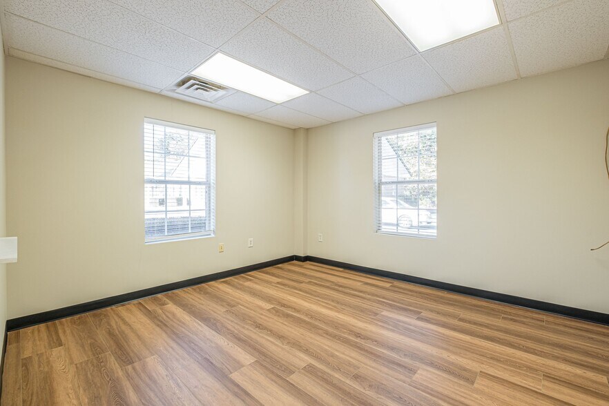 More Photos Of 131 Lee Byrd Rd, Loganville Office For Sale