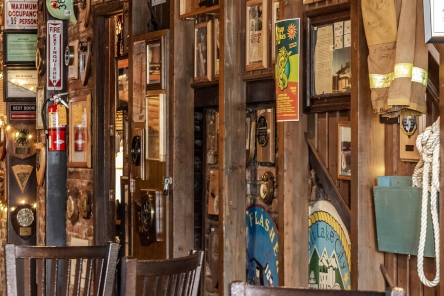 More Photos Of 536 4th St, Bremerton Storefront For Sale