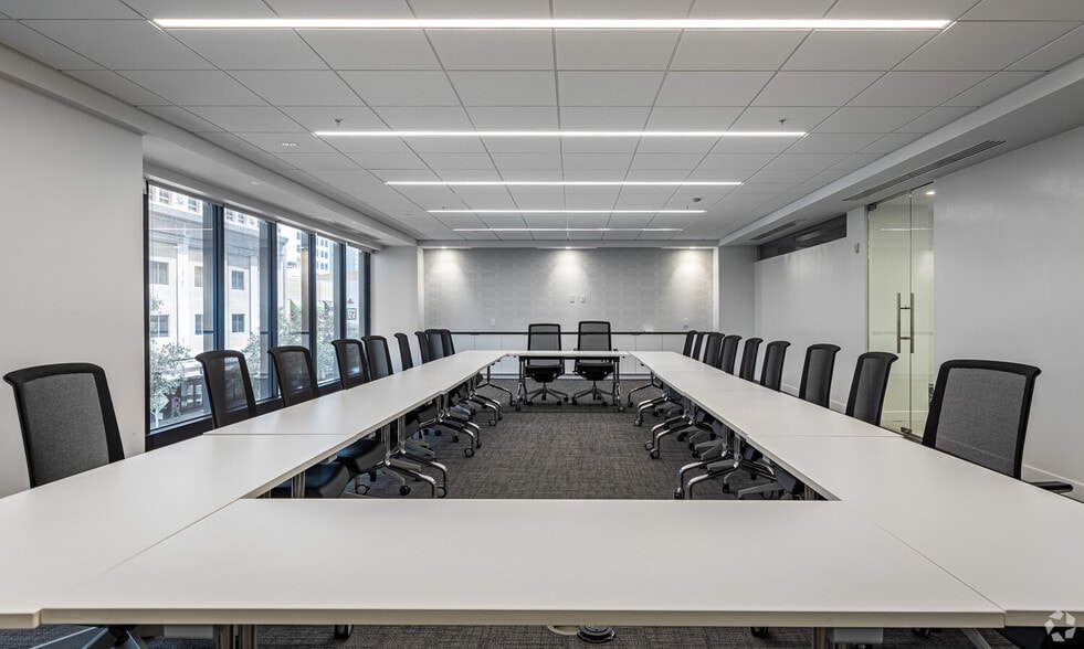 More Photos Of 44 W Flagler St, Miami Office For Lease