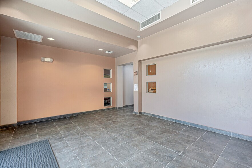 More Photos Of 4655 S Coach Dr, Tucson Warehouse For Sale