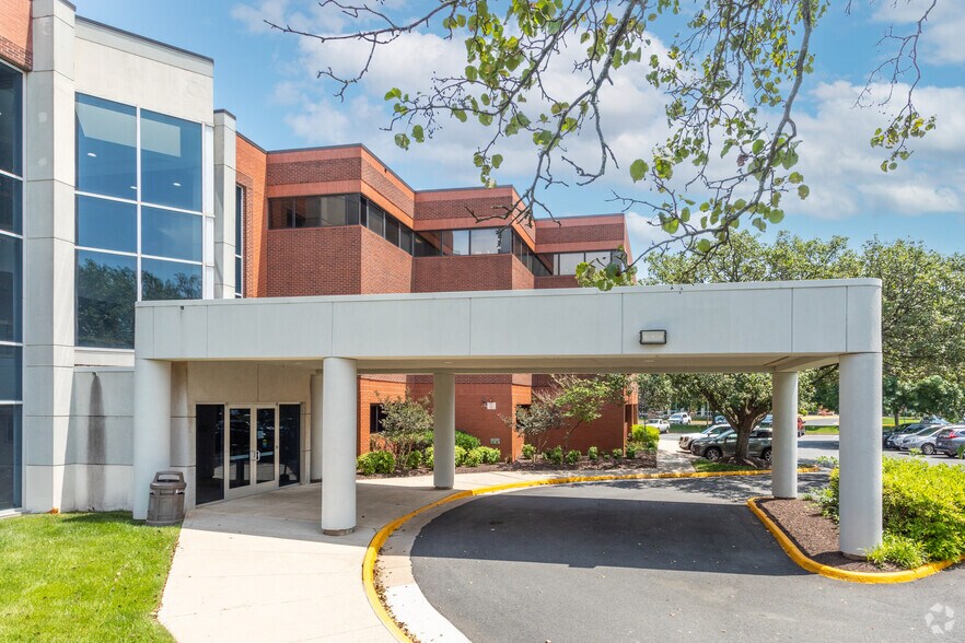 More Photos Of 21495 Ridgetop Cir, Sterling Medical For Lease