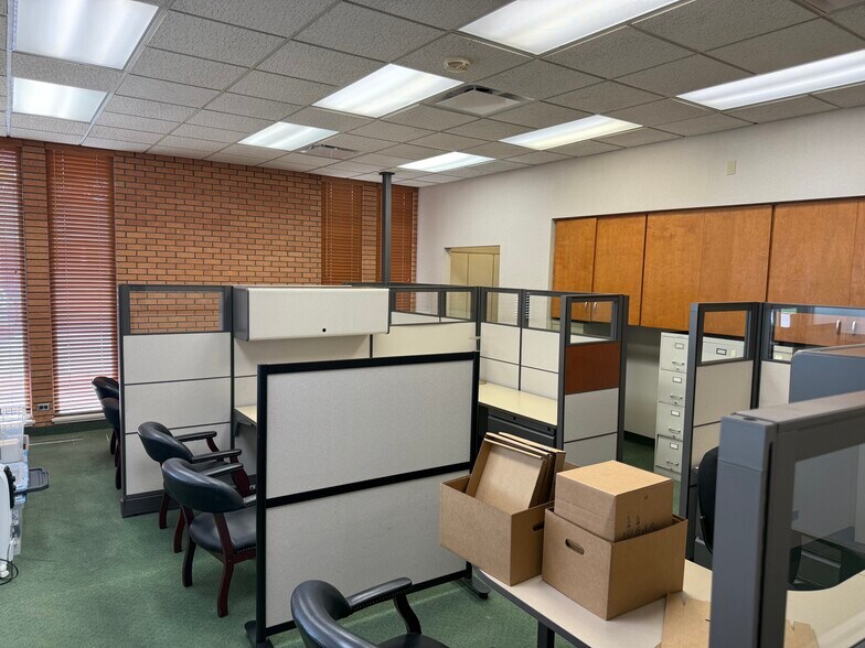 More Photos Of 510 Plaza Blvd, Kinston Office For Lease