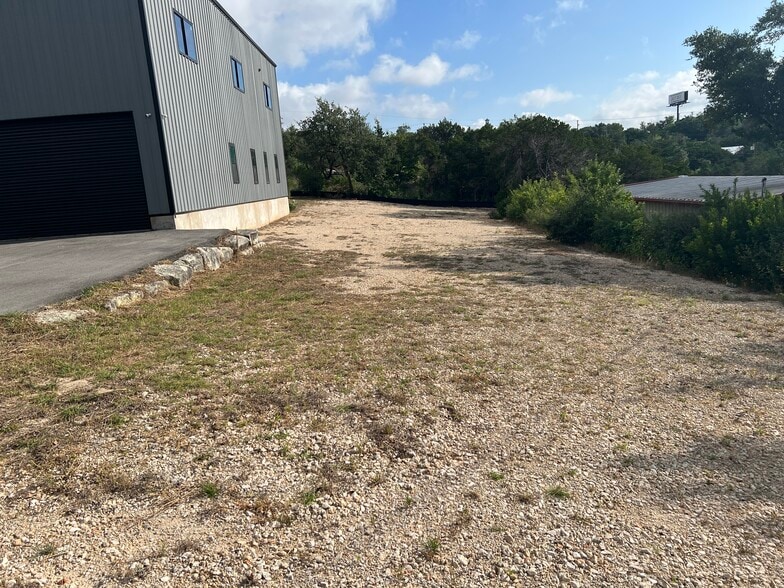 More Photos Of 15014 Iowa St, Austin Warehouse For Sale