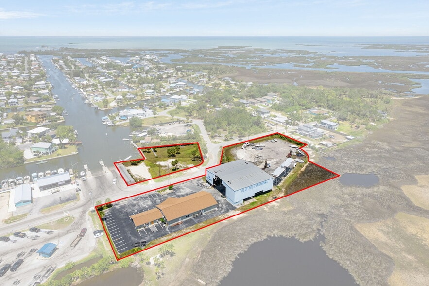 More Photos Of 5000 Calienta St, Hernando Beach Marina For Sale