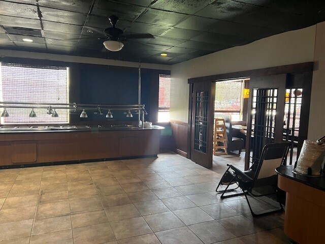 More Photos Of 1975 W Broadway Blvd, Sedalia Restaurant For Sale
