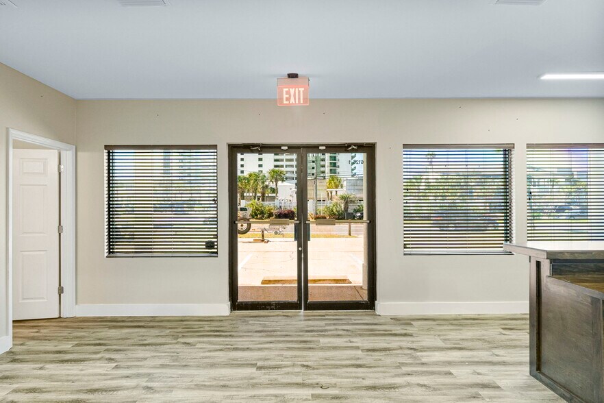 More Photos Of 6126 Thomas Dr, Panama City Self Storage For Sale