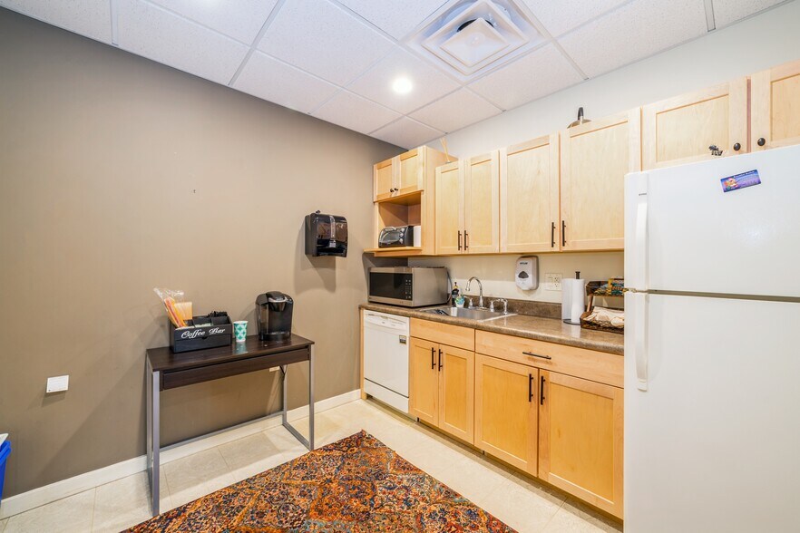 More Photos Of 54 Friends Ln, Newtown Office For Sale