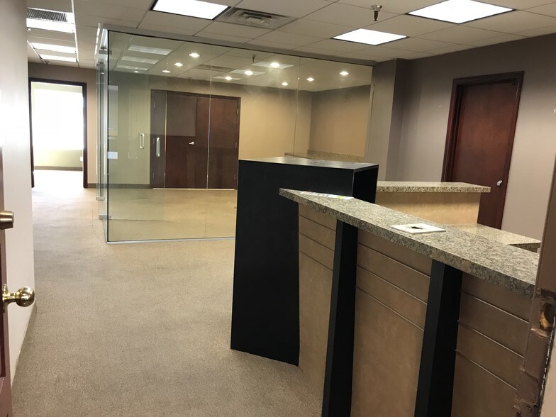 More Photos Of 2310 Paseo Del Prado, Las Vegas Unknown For Lease