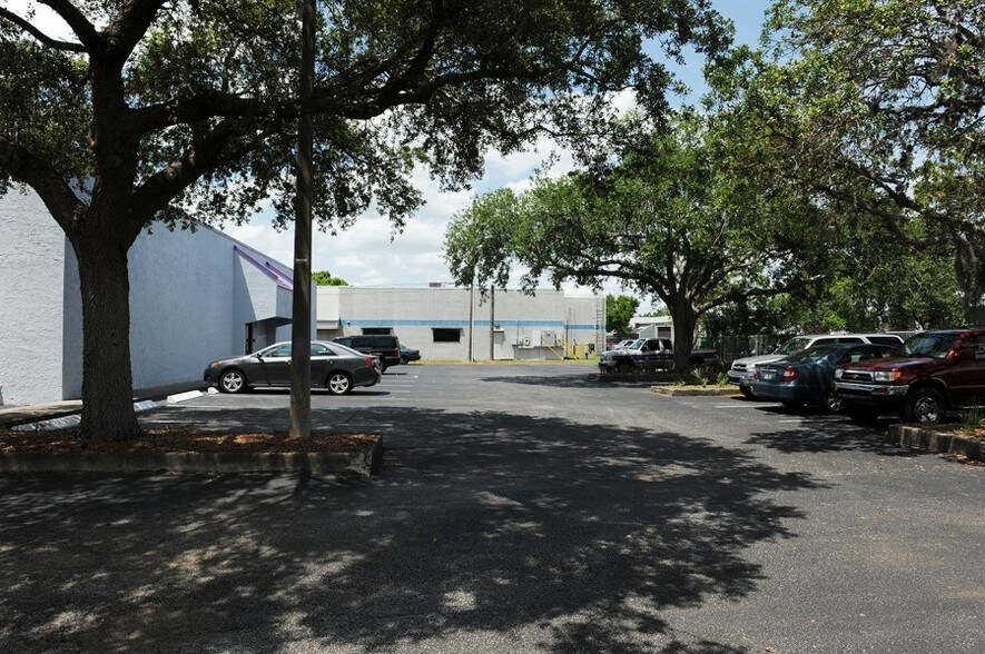 More Photos Of 1365 Hamlet Ave, Clearwater Flex For Lease