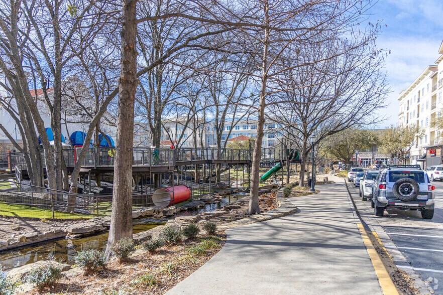 More Photos Of 970 Garden Park Dr, Allen General Retail For Sale