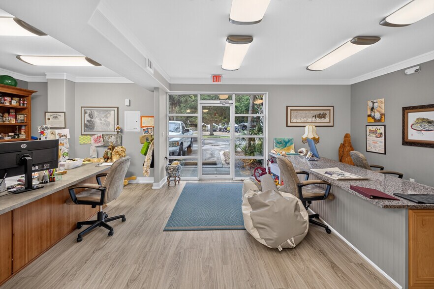More Photos Of 295 Azalea Dr, Destin Warehouse For Sale