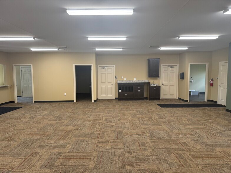 More Photos Of 9522 Lima Rd, Fort Wayne Office For Sale