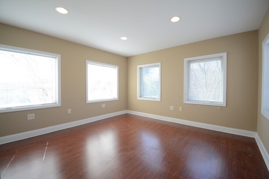 More Photos Of 616 E Cypress St, Kennett Square Medical For Sale