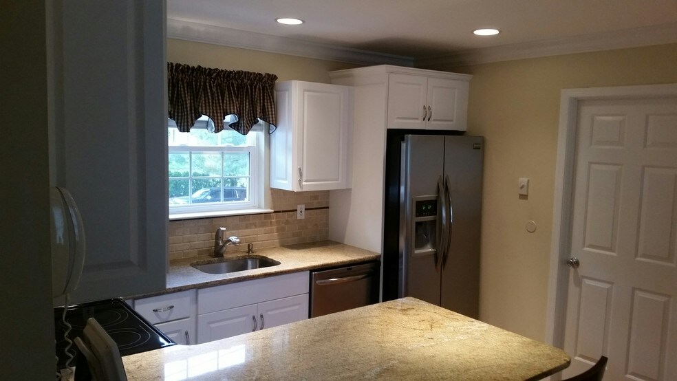 More Photos Of 152 Magnolia Ln, Middletown Veterinarian Kennel For Lease