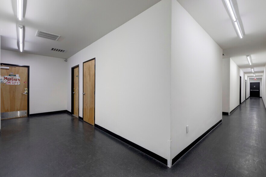 More Photos Of 1048-1050 S Los Angeles St, Los Angeles Storefront Retail Office For Sale